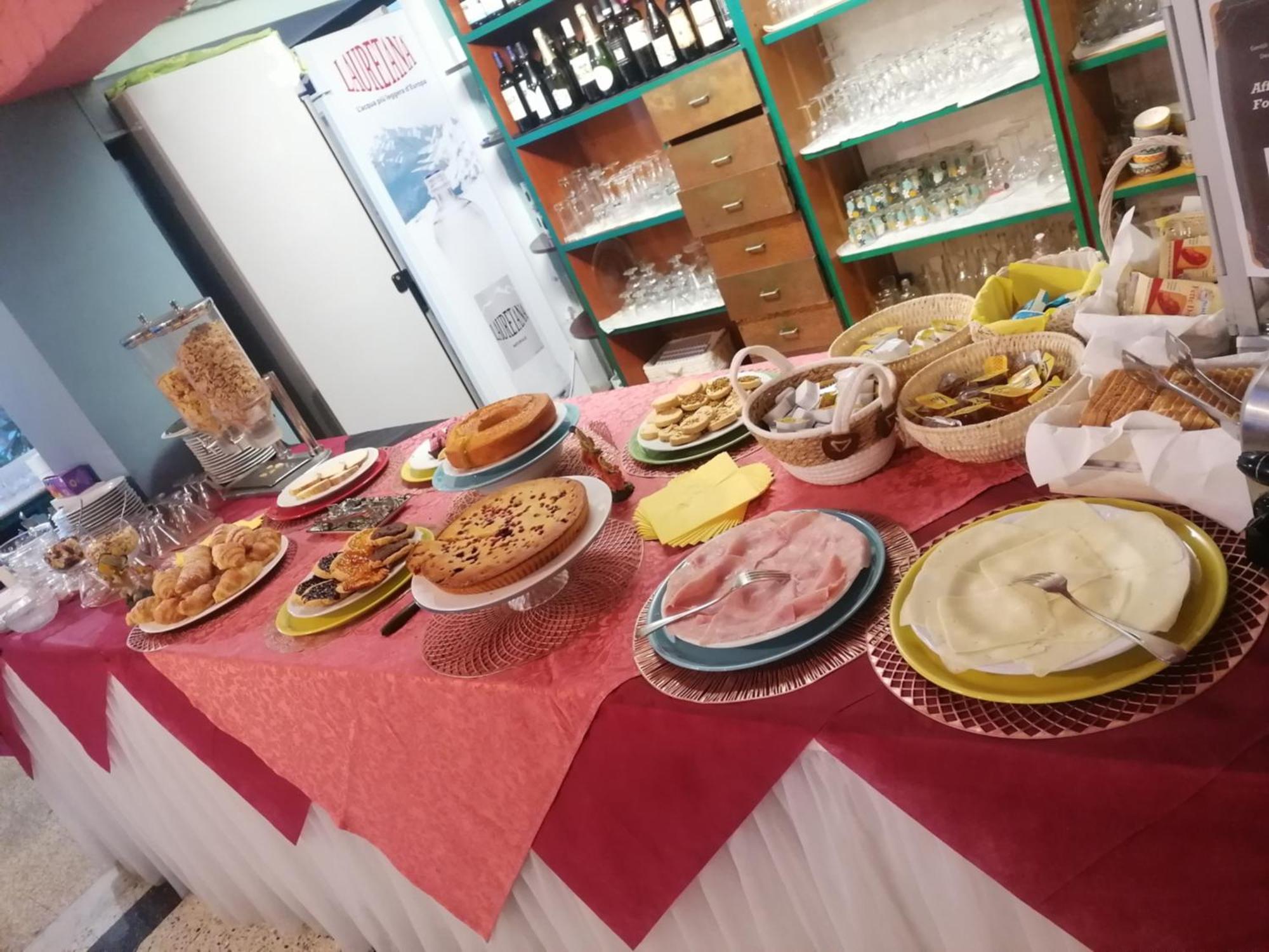 Hotel Esperia Piombino Luaran gambar